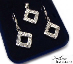 stribrne-nausnice_se_zirkony